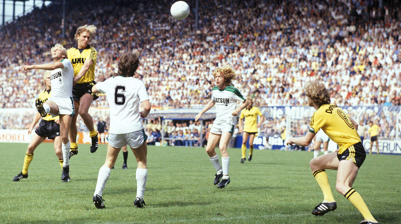 "Das erste Tor traf uns wie ein Keulenschlag": Der BVB verliert 1981 gegen Gladbach 0:3 © imago sportfotodienst