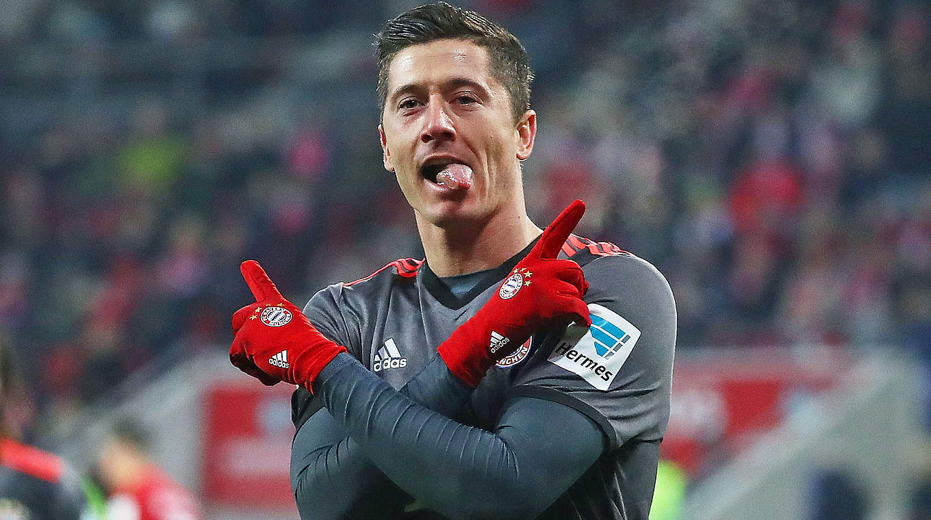 Trifft zum vierten Mal in Serie doppelt in Mainz: Torjäger Robert Lewandowski © 2016 Getty Images