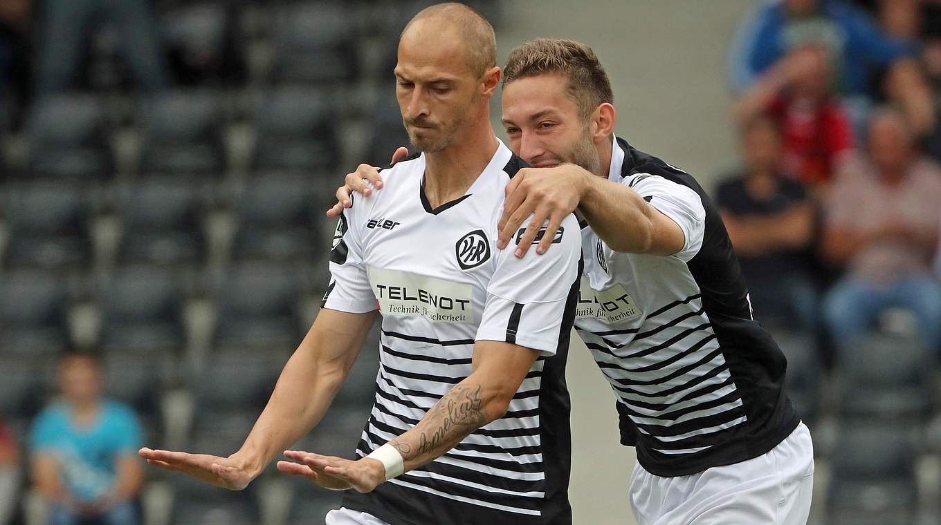 Vertrag bis Sommer 2020: Matthias Morys (l.) bleibt dem VfR Aalen treu © 2016 Getty Images