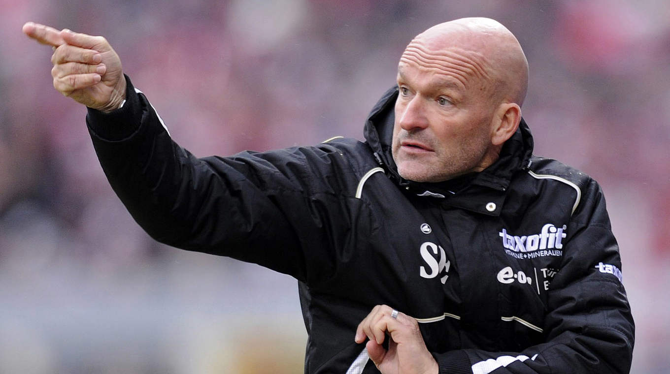 Vor seinem Debüt als Trainer des SC Paderborn: Stefan Emmerling © 2011 Getty Images