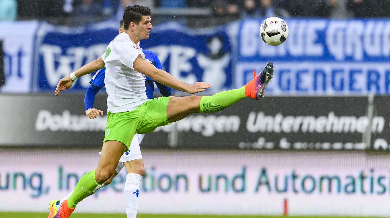 "Dinge können sich in einem Spiel komplett drehen": Gomez zur Wolfsburger Situation © 2016 Getty Images