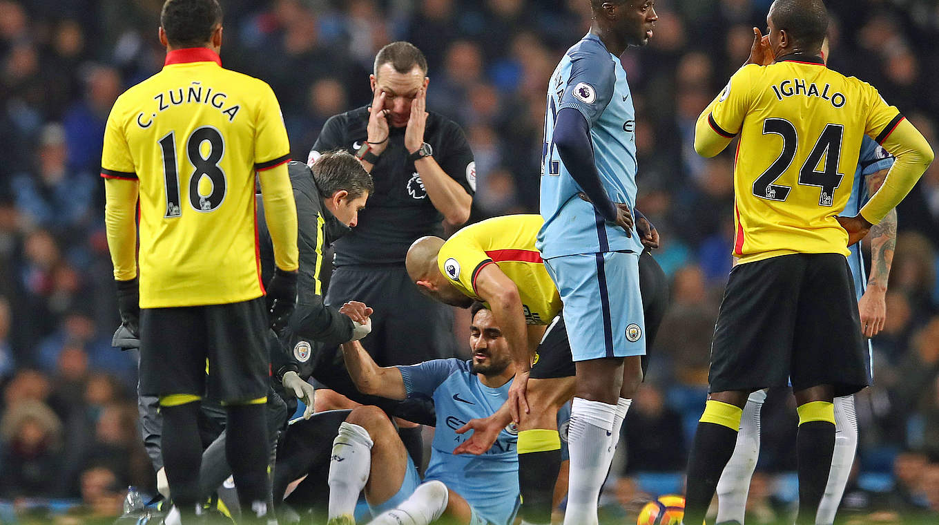 Manchester City's Ilkay Gündogan picked up a serious knee injury against Watford © 2016 Getty Images