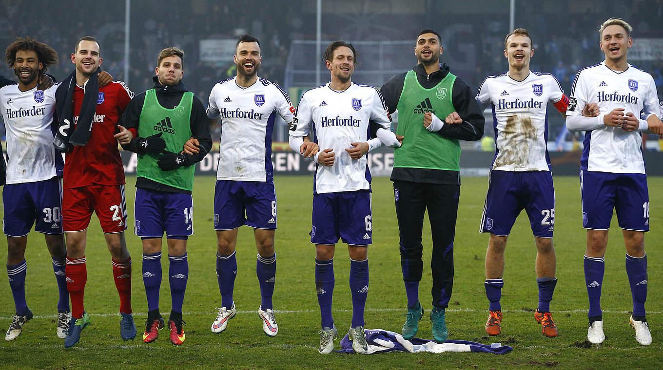 Testet in der Winterpause gegen St. Pauli und Bielefeld: der VfL Osnabrück  © 2016 Getty Images