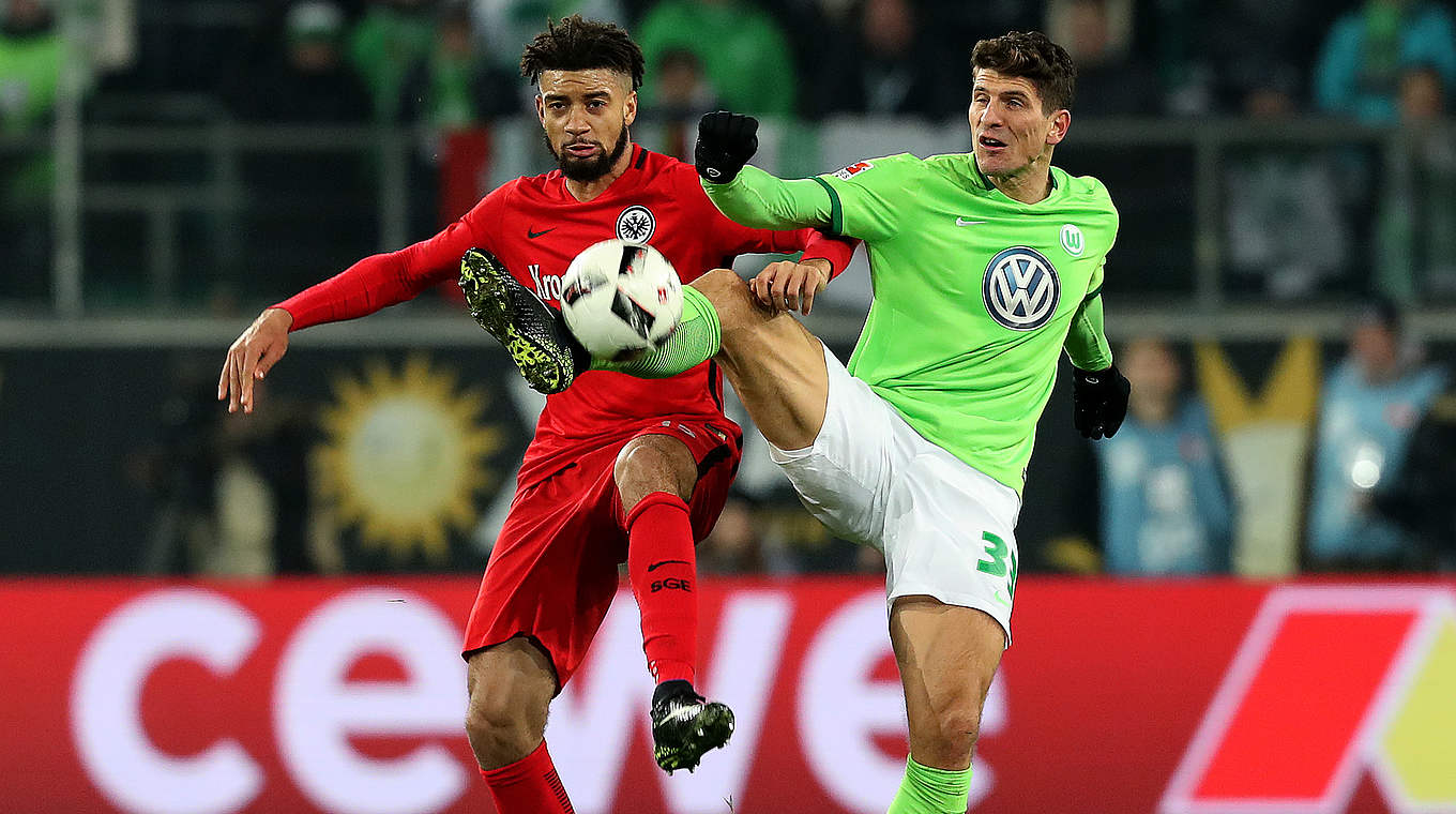 Gelungenes Jubiläum: Nationalspieler Mario Gomez (r.) in seinem 250. Bundesligaspiel © 2016 Getty Images