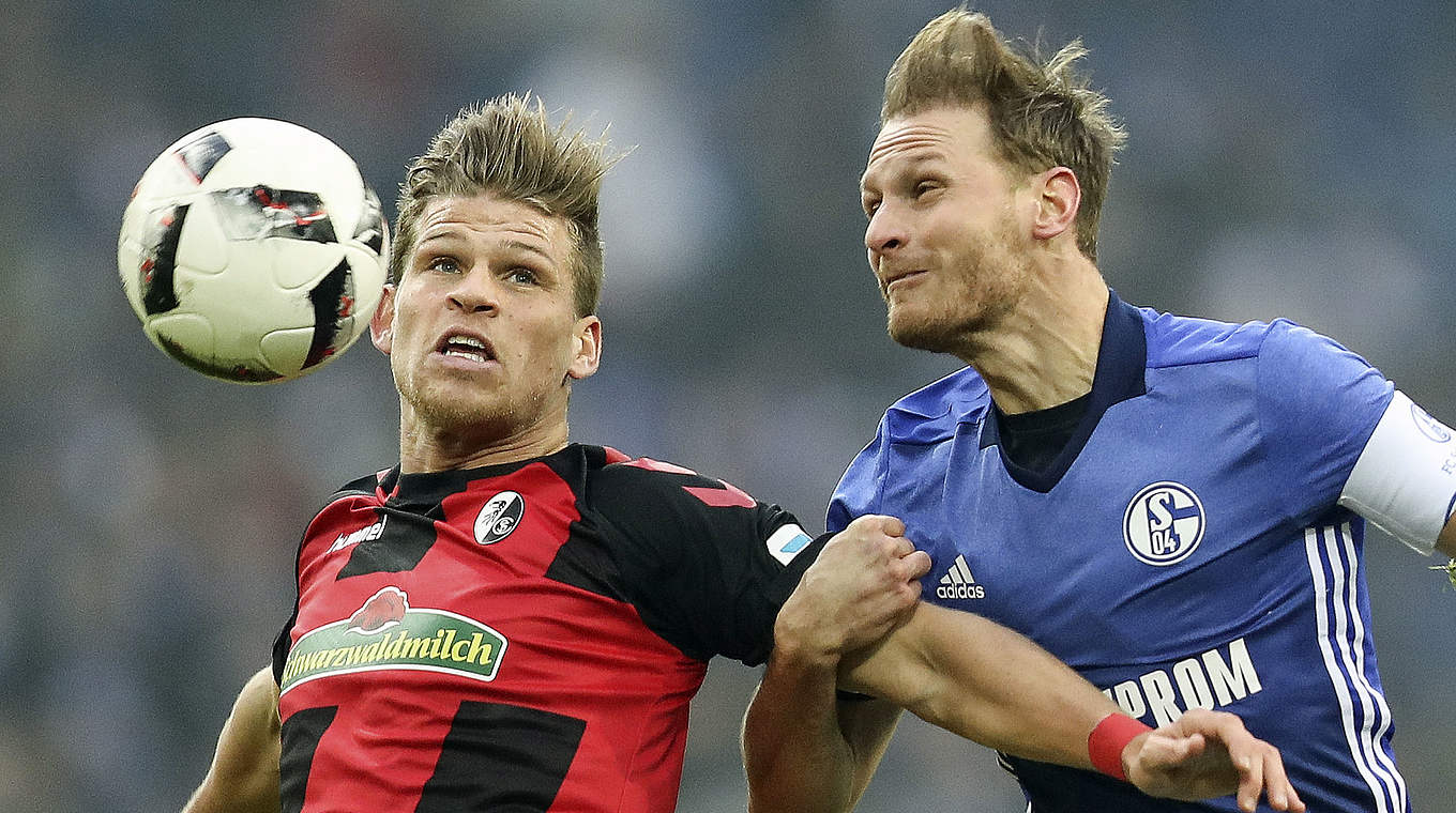 Höwedes (r.) zum letzten Heimspiel 2016: "Freiburg hat sich den Punkt verdient" © 2016 Getty Images