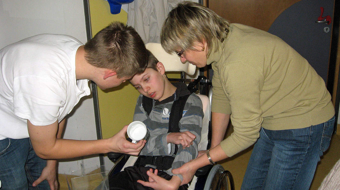 Betreuung und Pflege rund um die Uhr: Familie Schewes kümmert sich intensiv um Jannik © privat