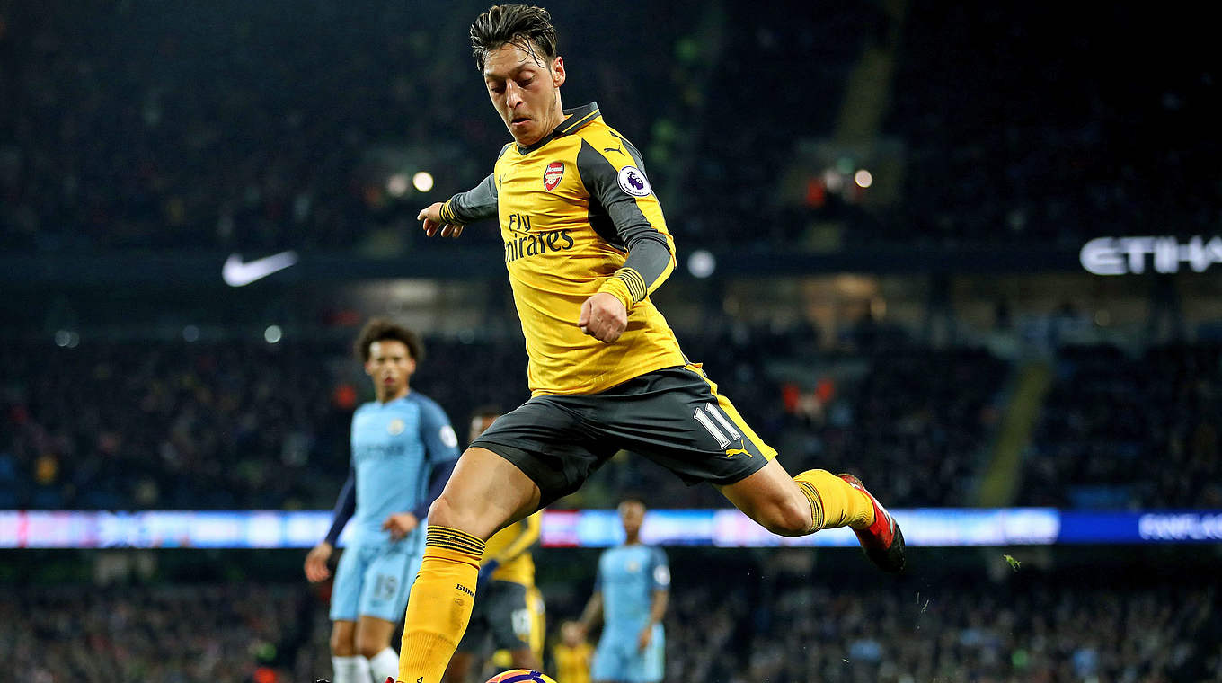Trotz früher Führung: Der FC Arsenal um Mesut Özil verliert erneut © 2016 Getty Images