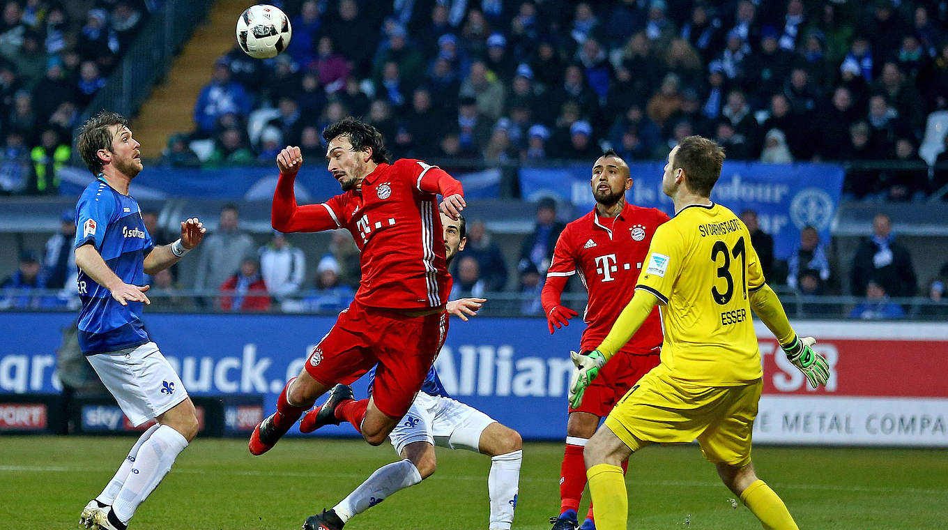 Mats Hummels (2.v.l.): "In Darmstadt hart noch kein Team mit Zauberfußball gewonnen" © 2016 Getty Images