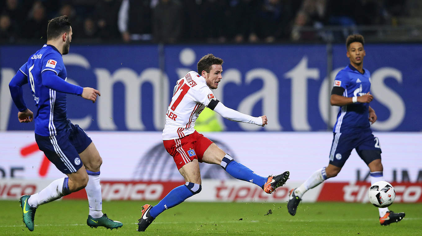 Nicolai Müller scores HSV's first, as they moved out of the automatic relegation places.  © 2016 Getty Images