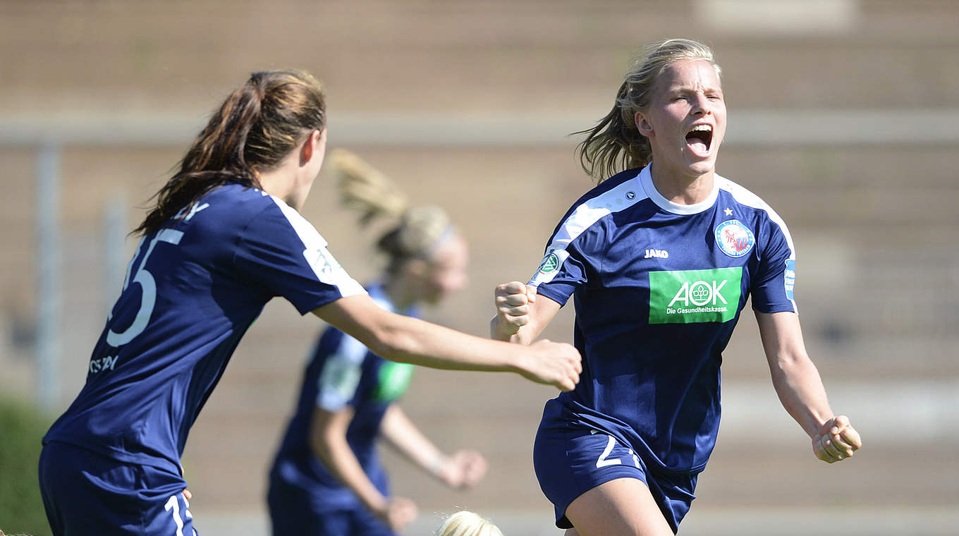 Treffsicher: Nationalspielerin Tabea Kemme (r.) erzielt in der Hinrunde sieben Tore © Jan Kuppert