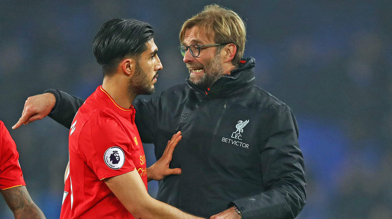 Letzte Anweisungen vor der Einwechslung: Emre Can (l.) mit Trainer Jürgen Klopp © 2016 Getty Images