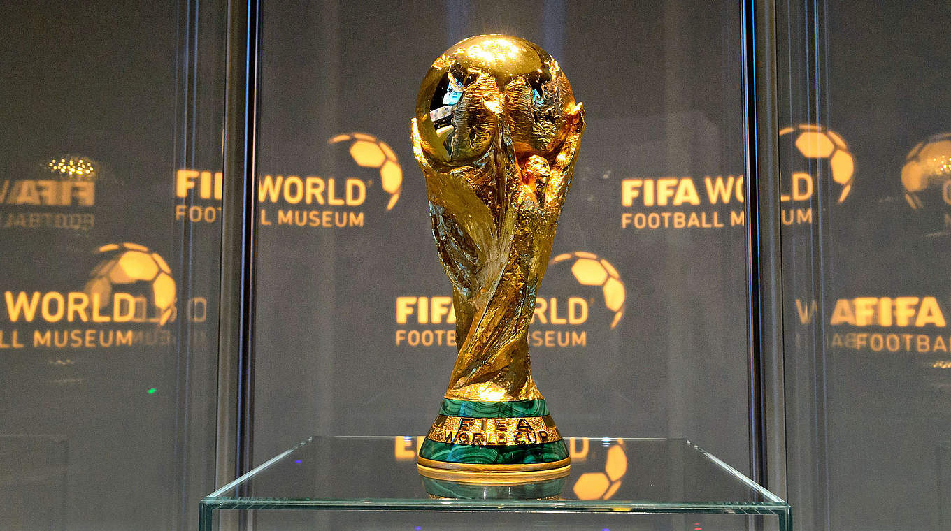 Der Kampf um den Pokal wird reformiert - ab 2026 nehmen 48 Teams an der WM teil © 2016 Getty Images