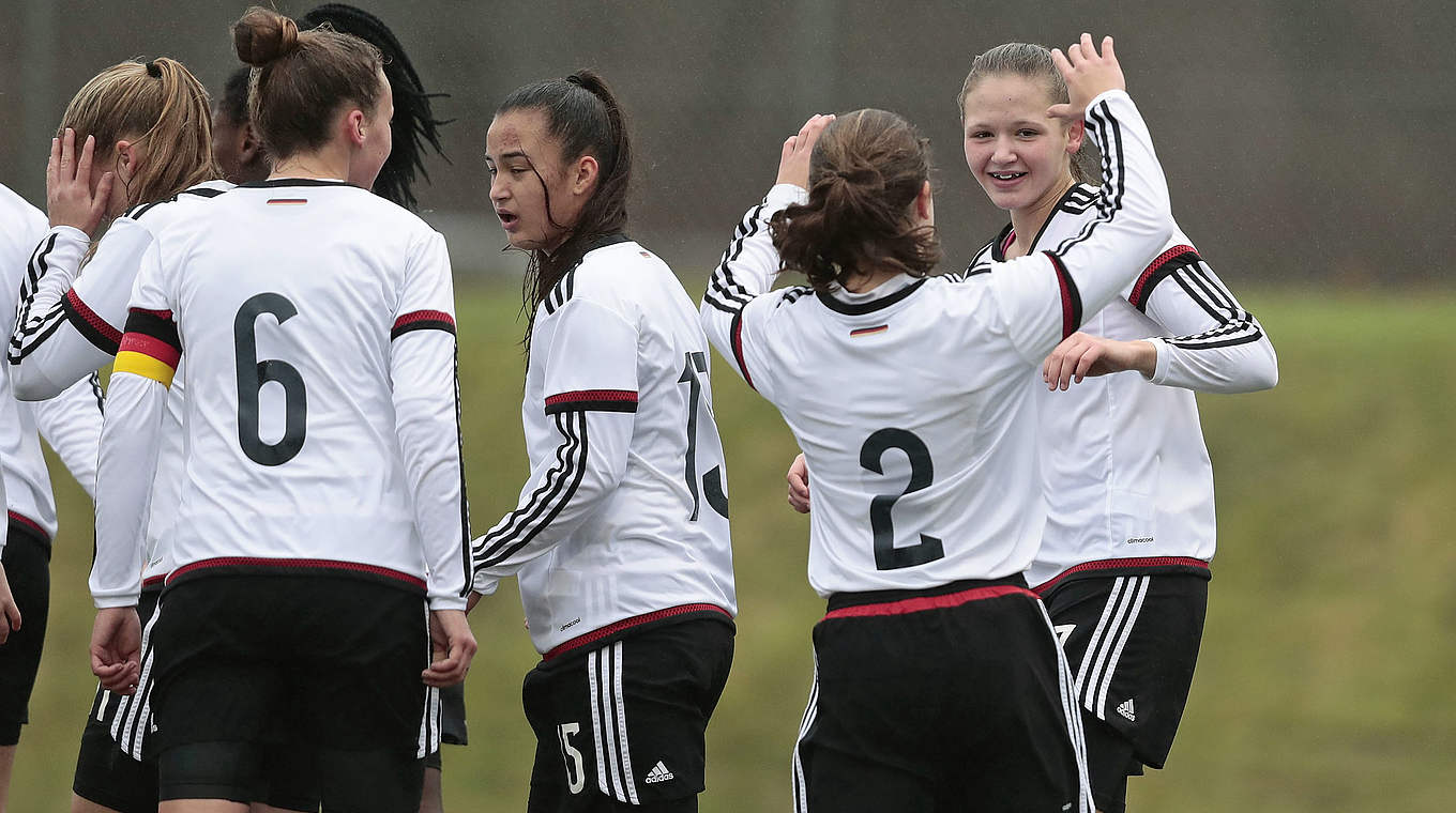 Das Fernziel heißt Tschechien: Die U 17 will zur EM - und testet vor der Qualifikation © 2016 Getty Images