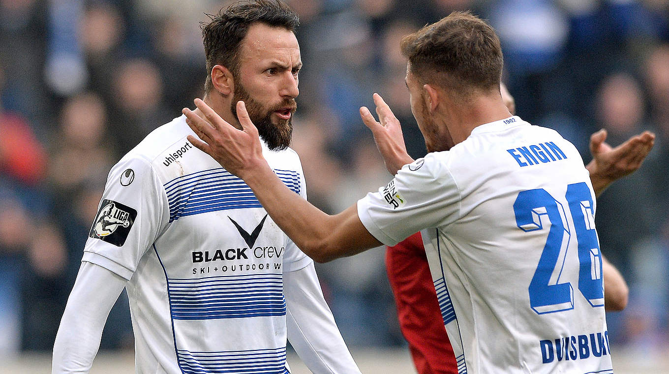 Jubel in Paderborn: Duisburgs Torschütze Ahmet Engin (r.) und Zlatko Janjic © 2016 Getty Images