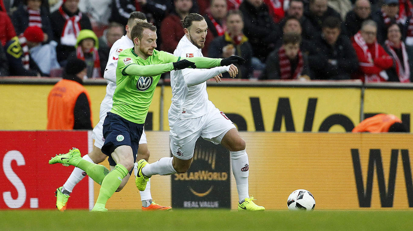 Gegner im Sprint: der Wolfsburger Maximilian Arnold und FC-Spieler Marco Höger (r.) © 2017 Getty Images