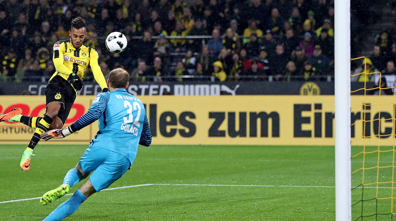 Aubameyang heads in to give Dortmund the winning goal © 2017 Getty Images