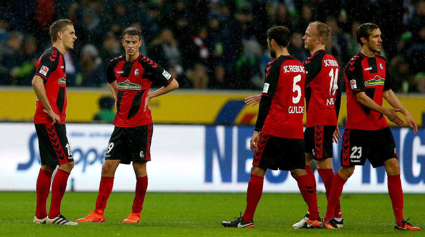 Bittere Niederlage: Freiburg verliert in Gladbach sein 250. Bundesligaspiel © 2017 Getty Images