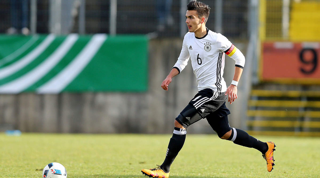 Trifft für Leverkusen: Junioren-Nationalspieler Atakan Akkaynak © 2016 Getty Images