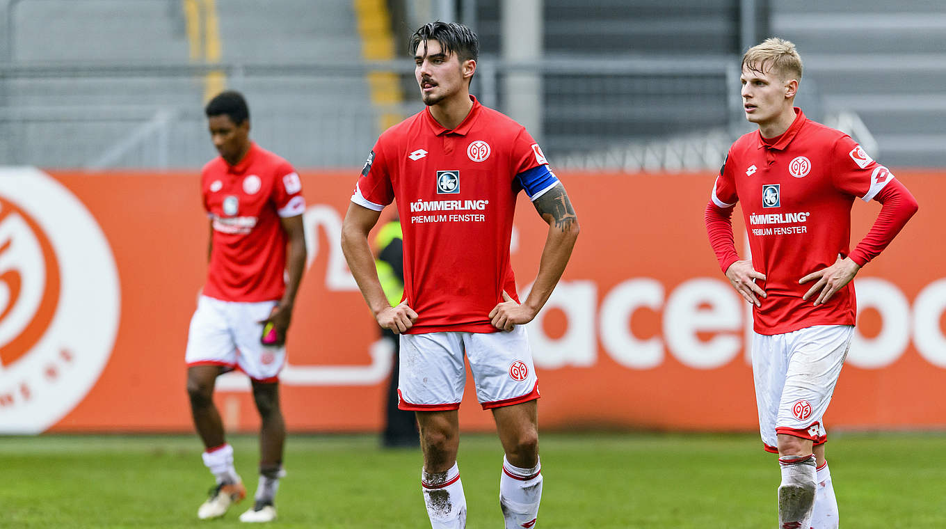 Enttäuschte Mainzer: Gegen Paderborn gab es die vierte Niederlage in Serie © 2016 Getty Images