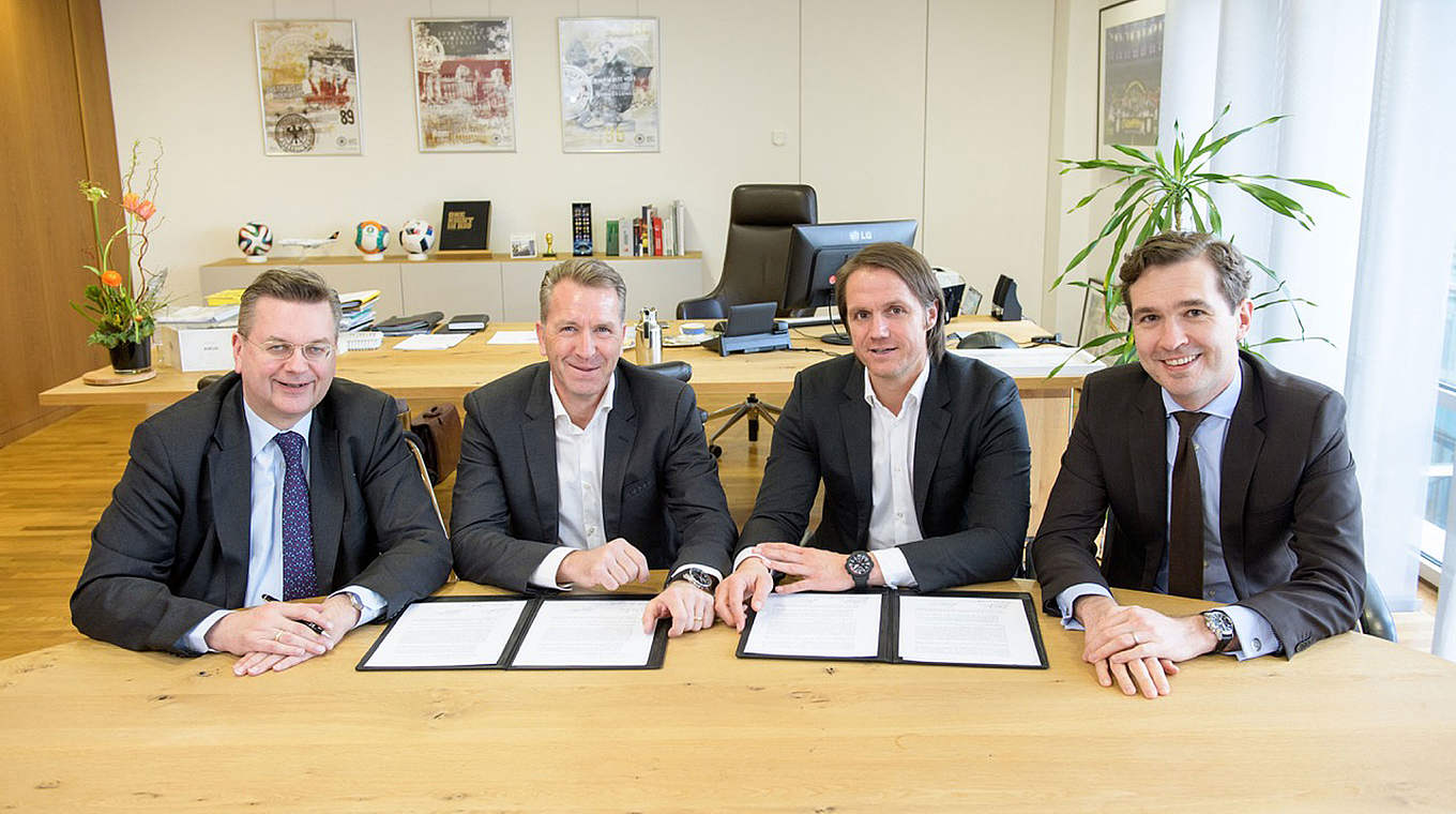 Grindel, Köpke, Schneider and Curtius in Frankfurt. © GettyImages