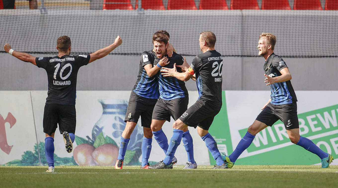 Führung verspielt: Eintracht Trier kommt nich über ein 2:2 (0:0) hinaus © imago/Eibner