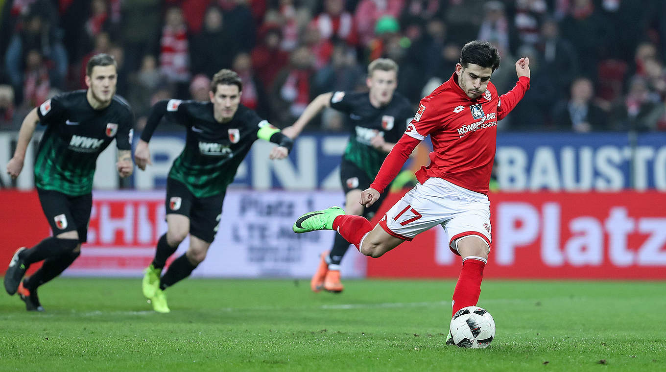 Jairo Samperio slotted the ball coolly down the centre of the goal © 2017 Getty Images