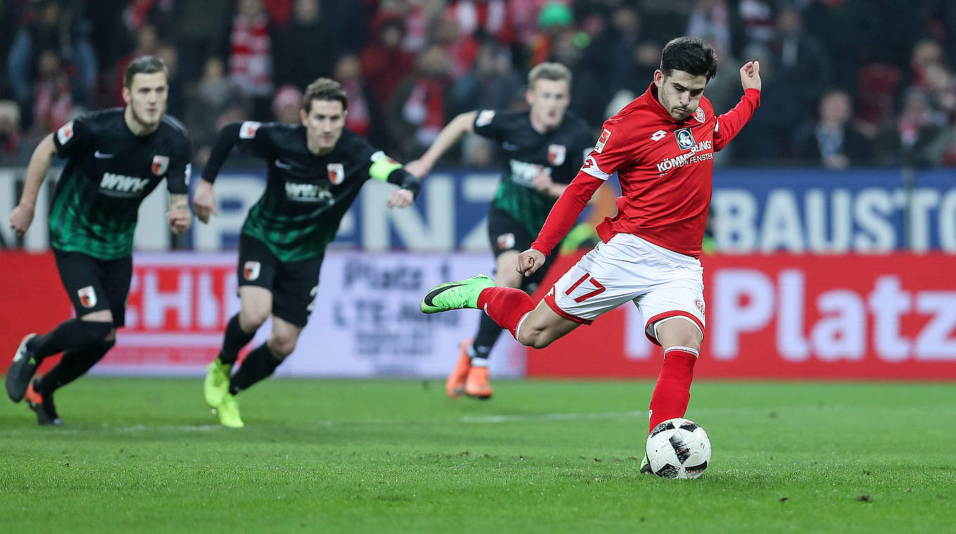 Am Freitag treffsicher vom Elfmeterpunkt: Jairo Samperio (r.) vom FSV Mainz 05 © 2017 Getty Images