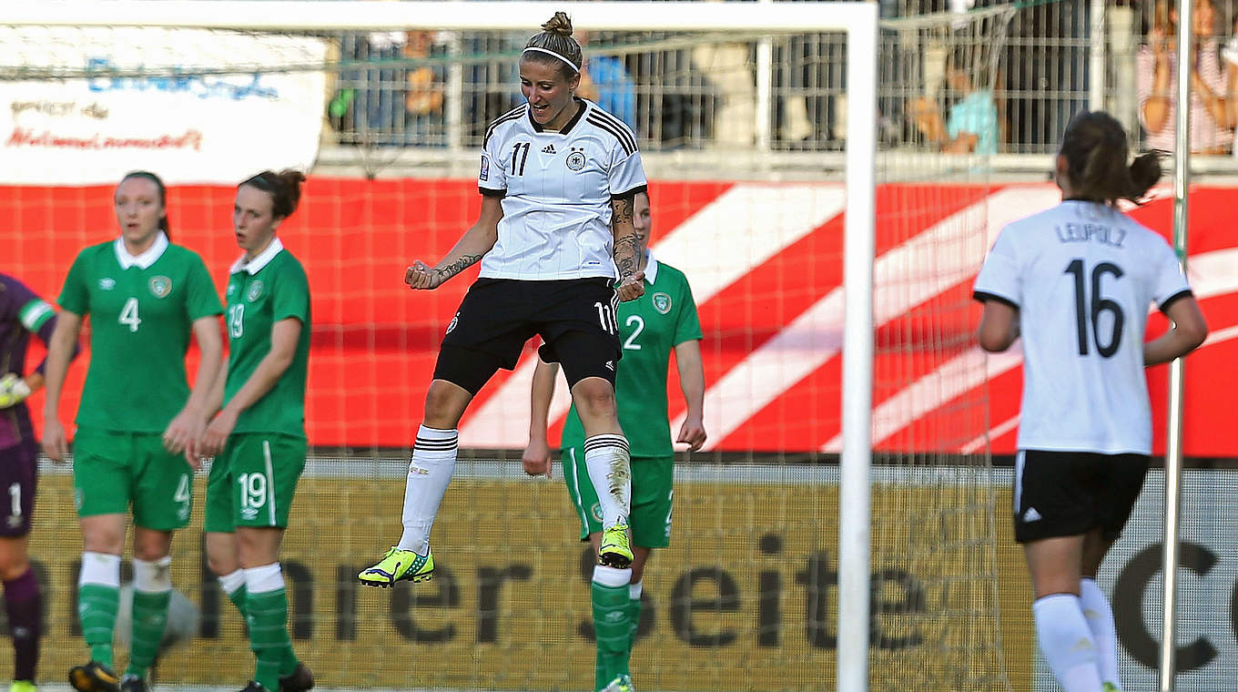 Ex-Weltmeisterin Mittag (M.): "Frauenfußball ist athletischer und schneller geworden" © 2014 Getty Images