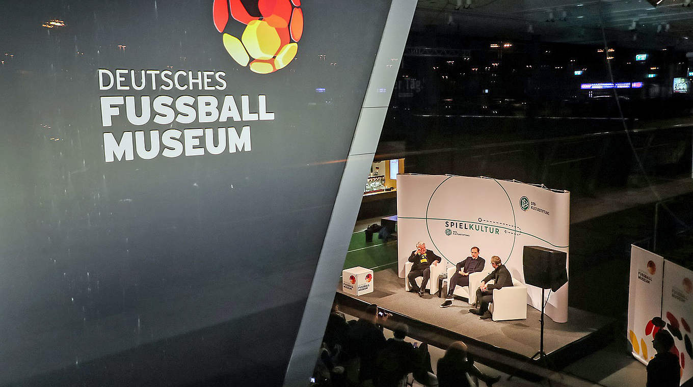 Premiere im Deutschen Fußballmuseum in Dortmund: Die Talkreihe "Spielkultur" © Schütze/DFM