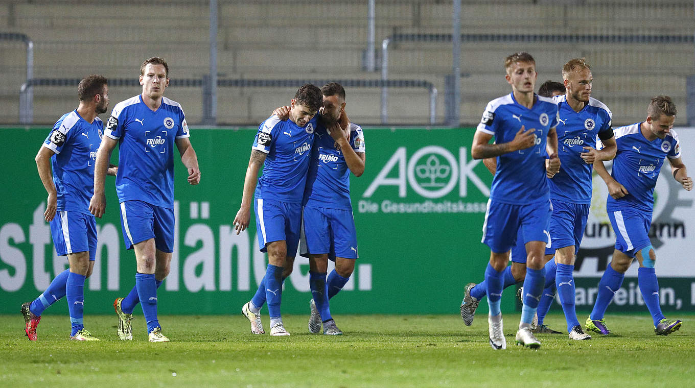 Wieder im Einsatz: Die Pokalhelden von den Sportfreunden treten bei Rot-Weiß Erfurt an © 2016 Getty Images