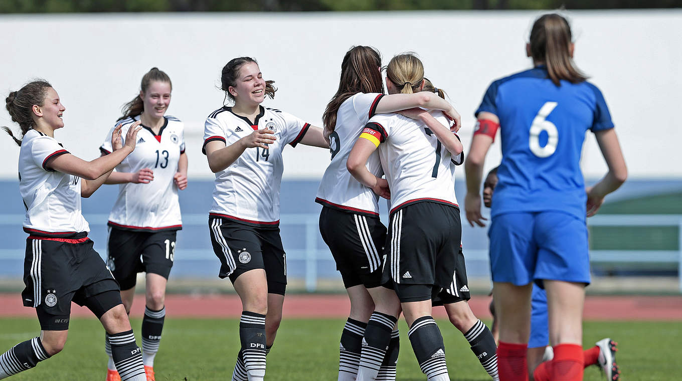 Wieder Grund zum Jubeln: Nach Portugal siegt die U 16 auch gegen Frankreich © 2017 Getty Images