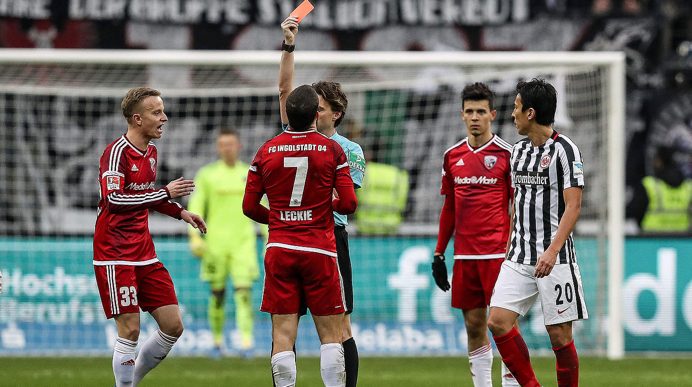 Muss zweimal wegen rohen Spiels pausieren: Ingolstadts Mathew Leckie (Nr. 7) © 2017 Getty Images