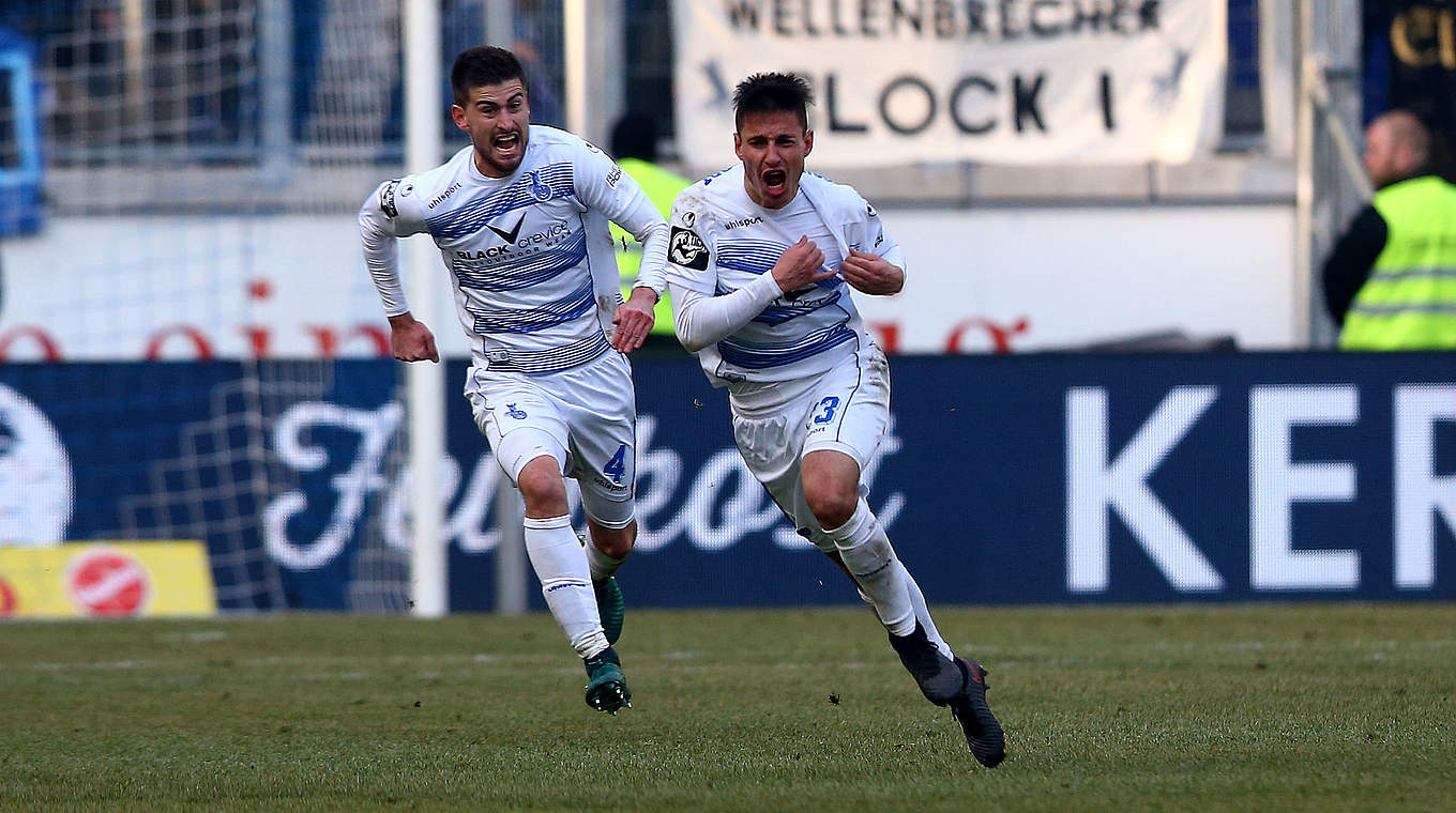 Avanciert bei Primus MSV Duisburg zum Torjäger: Innenverteidiger Dustin Bomheuer (l.) © 2017 Getty Images