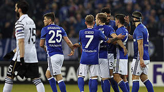 Feiert den Einzug ins Achtelfinale: der FC Schalke 04 © 2017 Getty Images