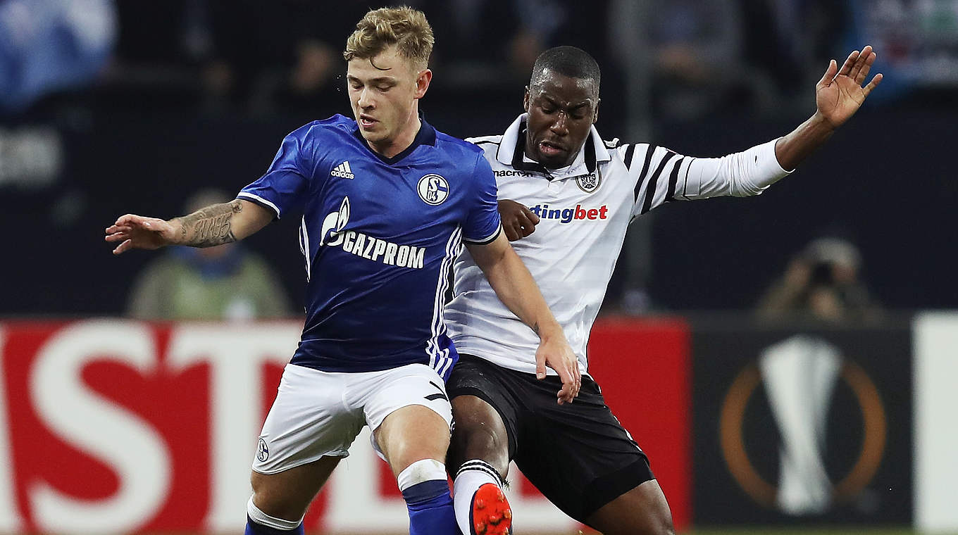 Max Meyer in action against PAOK © 2017 Getty Images