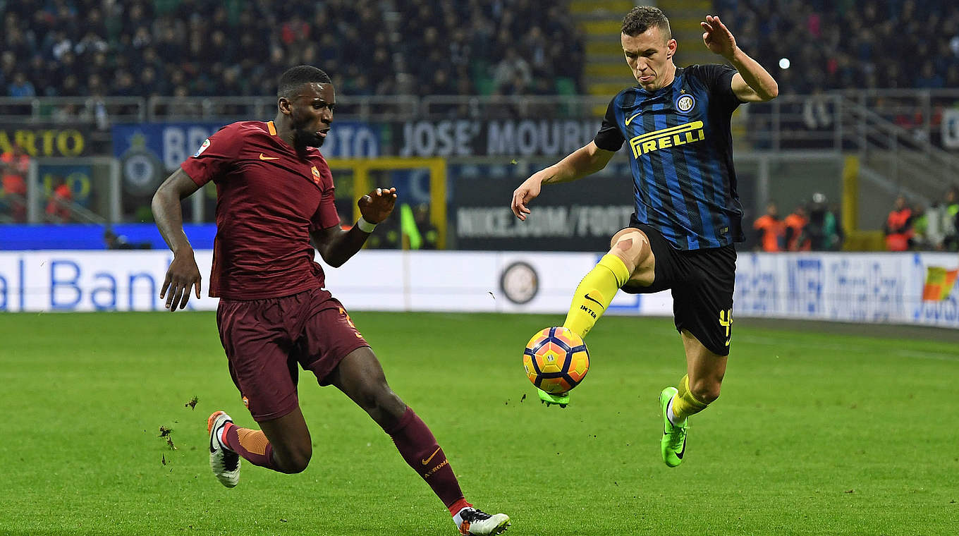 Antonio Rüdiger challenges former Bundesliga winger Ivan Perisic © 2017 Getty Images