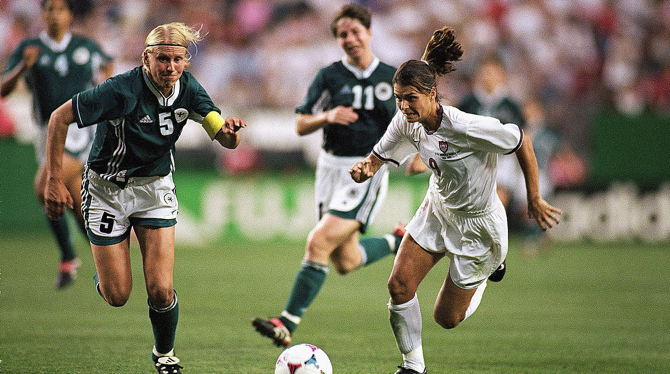 WM-Viertelfinale 1999: Deutschlands Frauen verlieren 2:3 gegen Gastgeber USA © 1999 Getty Images