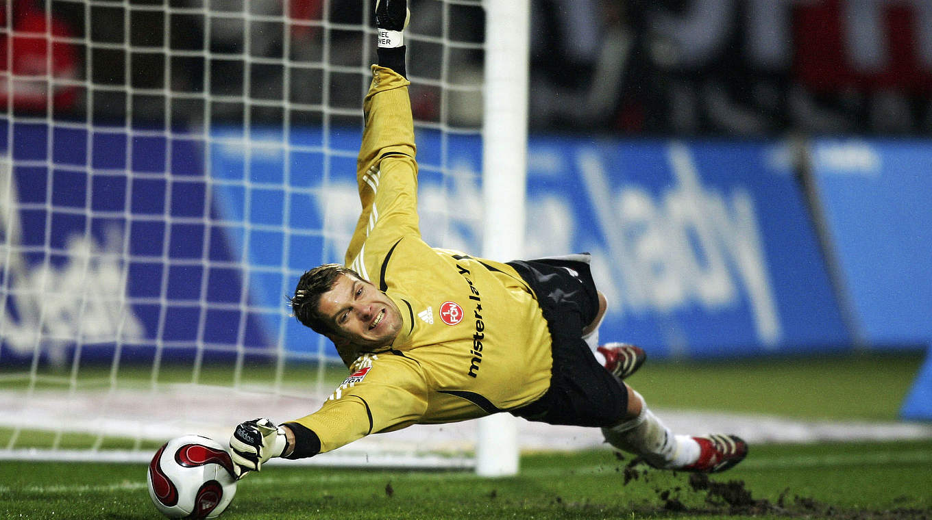 Hält im Elfmeterschießen gegen Hannover zwei Elfmeter: Nürnbergs Klewer 2007 © 2007 Getty Images