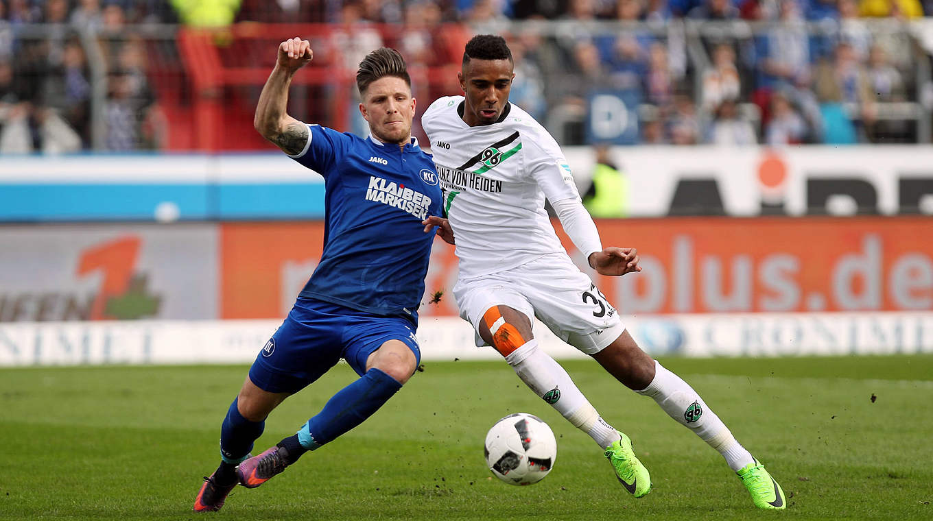 Keine Punkte in Karlsruhe: Hannover unterliegt 0:2 © imago/Sportfoto Rudel