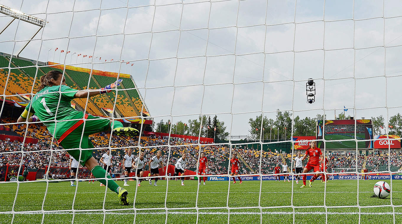 Einzige Niederlage in 23 Duellen: Fara Williams (r.) trifft, England holt WM-Bronze 2015 © 2015 Getty Images