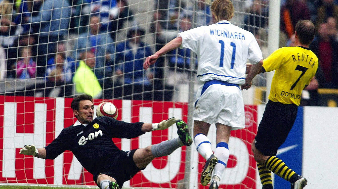 Klassenverbleib geschafft: Hertha BSC besiegt 2004 den BVB im Olympiastadion mit 6:2 © Bongarts