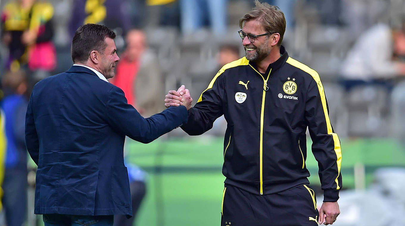 Holt mit seinem 340. Bundesligaspiel als Trainer Jürgen Klopp ein: Dieter Hecking (l.) © imago/Zink