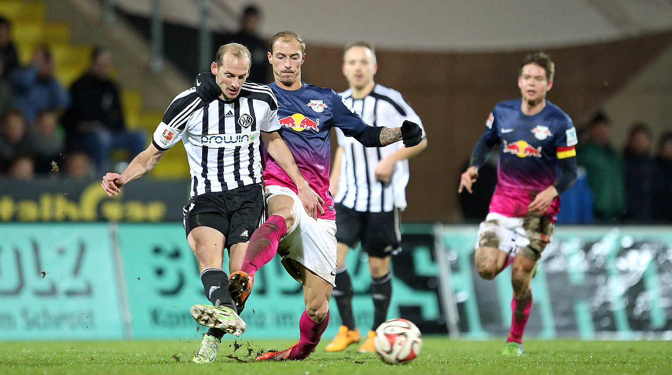 2014 mit vollem Einsatz für Leipzig gegen Aalen, heute in Aalen: Matthias Morys (2.v.l.) © imago/Picture Point