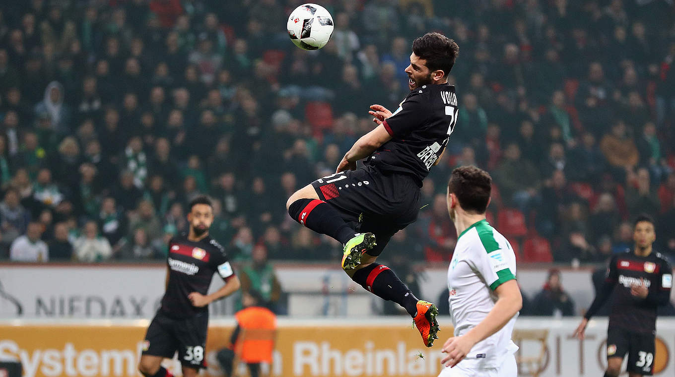 Abstauber zum 1:0: Kevin Volland trifft für Bayer 04 zur frühen Führung © 2017 Getty Images