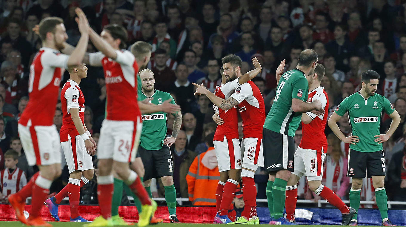 Souveräner Sieg gegen Lincoln City: Arsenal steht im Halbfinale des FA-Cups © 2017 Getty Images