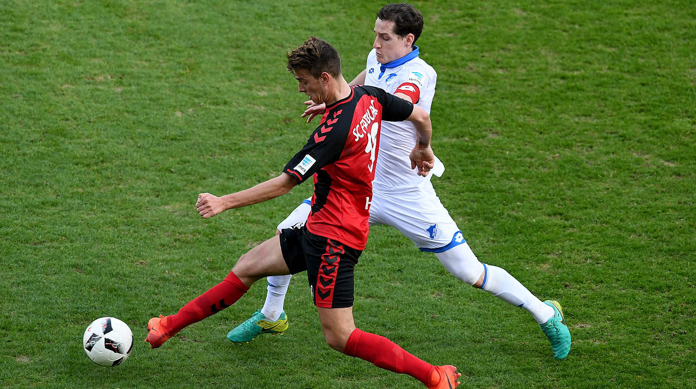 200. Bundesligaspiel gegen Freiburg: Hoffenheims Rudy (r.) feiert ein Jubiläum © 2017 Getty Images