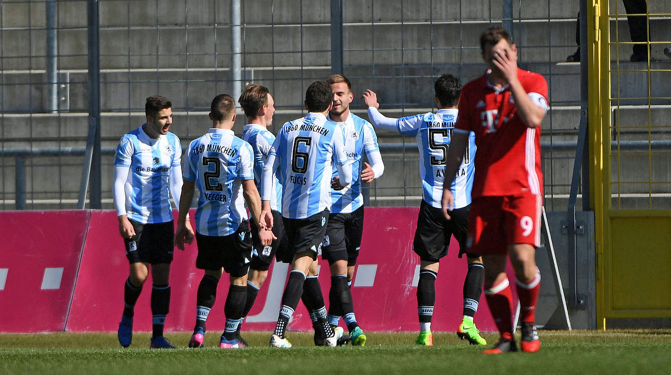 Jubel bei den Sechzigern: Stadtderbysieg beim FC Bayern II © imago/foto2press