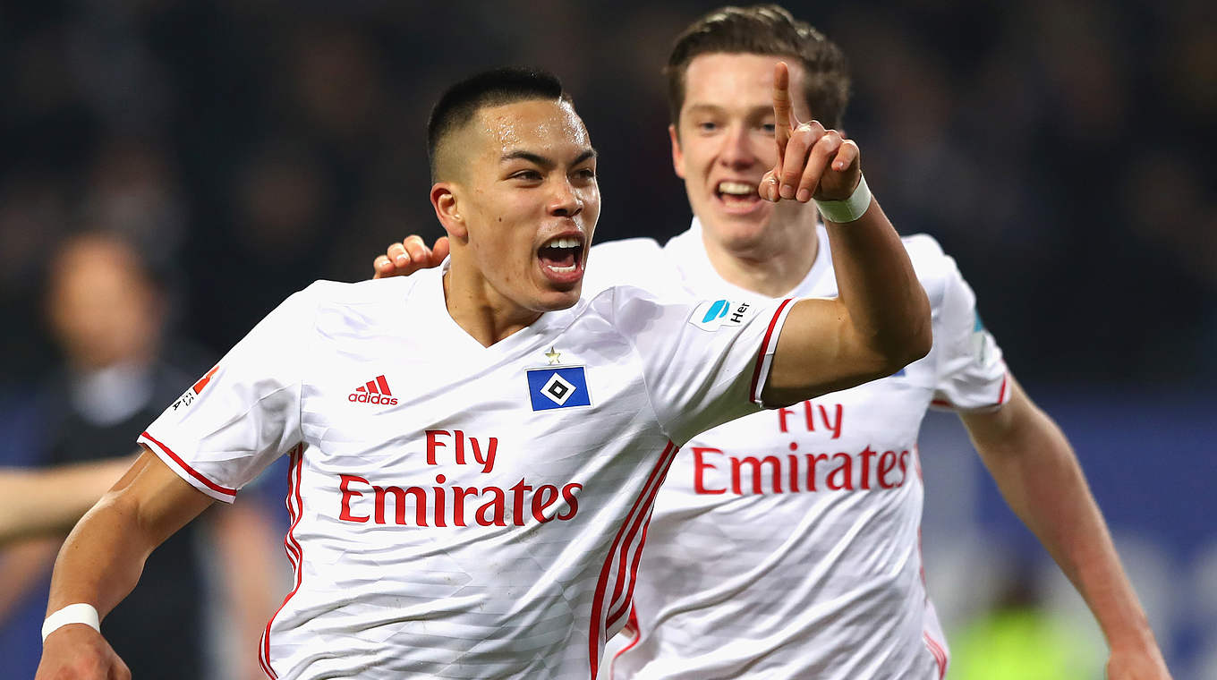 HSV Striker Bobby Wood gets his fifth goal of the season © 2017 Getty Images