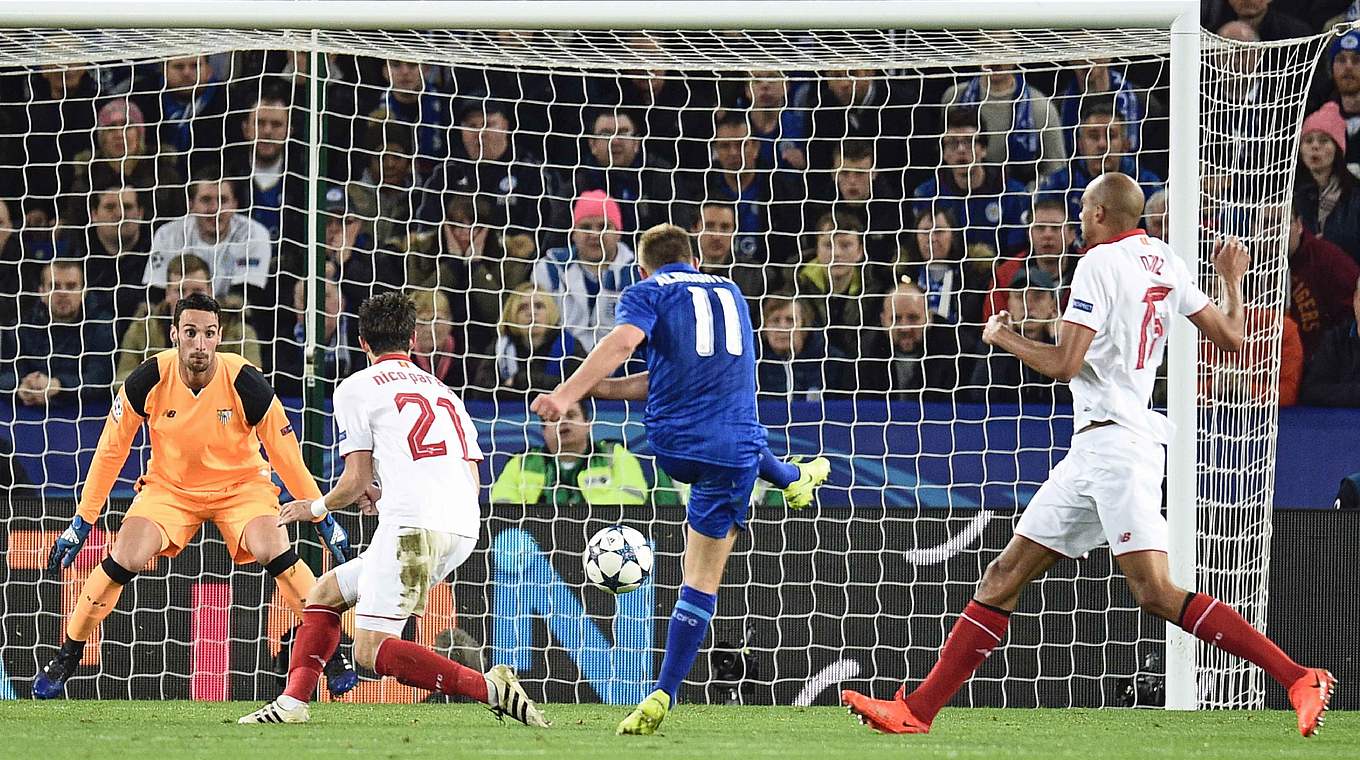 Der zweite Treffer: Marc Albrighton (2.v.r.) erzielt das wichtige 2:0 der Engländer © 2017 Getty Images