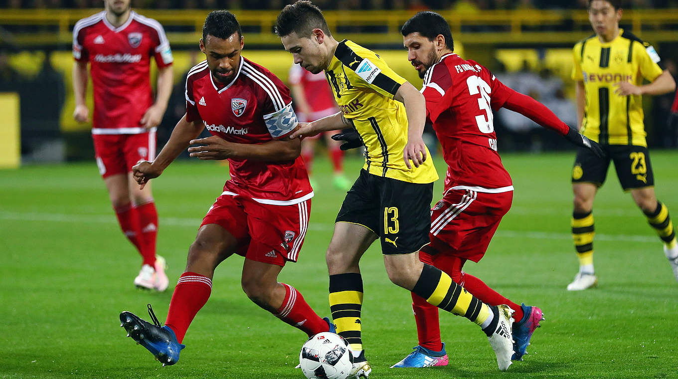 Ingolstadt made the evening very uncomfortable for Dortmund.  © 2017 Getty Images